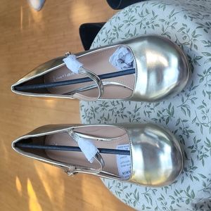 Room of fashion gold mary jane pumps size 12